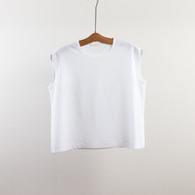 画像をギャラリービューアに読み込む, Sleeveless tops in White