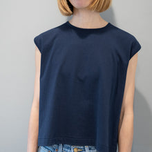画像をギャラリービューアに読み込む, Sleeveless tops in Navy
