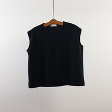画像をギャラリービューアに読み込む, Sleeveless tops in Black