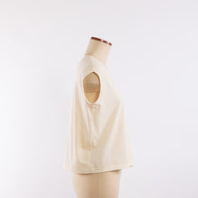 画像をギャラリービューアに読み込む, Sleeveless tops in Ecru