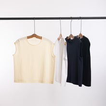 画像をギャラリービューアに読み込む, Sleeveless tops in White