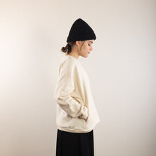 画像をギャラリービューアに読み込む, Cotton/Wool Crew neck sweat in Ecru