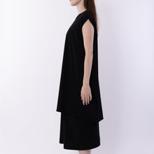 画像をギャラリービューアに読み込む, Scalloped no-sleeve tunic in Black