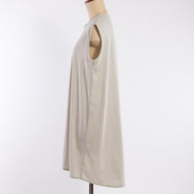 Load image into Gallery viewer, Scalloped no-sleeve tunic in Light gray