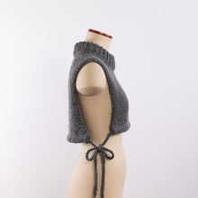 Load image into Gallery viewer, Baby alpaca hand knitted around neck warmer in Gray