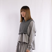 Load image into Gallery viewer, Baby alpaca hand knitted around neck warmer in Gray