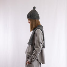 Load image into Gallery viewer, Baby alpaca hand knitted around neck warmer in Gray