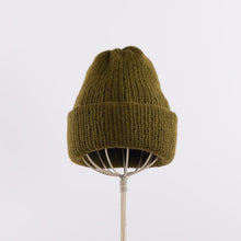 画像をギャラリービューアに読み込む, Baby alpaca mix a simple fluffy beanie in Olive