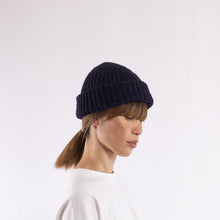 画像をギャラリービューアに読み込む, Baby alpaca mix crocheted rib beanie in Navy
