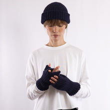 Load image into Gallery viewer, Baby alpaca mix crocheted rib finger less gloves in Navy
