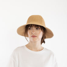 画像をギャラリービューアに読み込む, Round top Wide brim hat in Natural x Beige