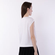 Load image into Gallery viewer, Sleeveless tops in White
