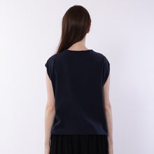 Load image into Gallery viewer, Sleeveless tops in Navy
