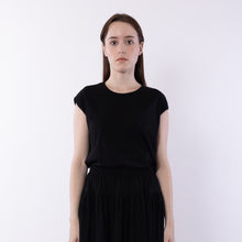 画像をギャラリービューアに読み込む, Sleeveless tops in Black
