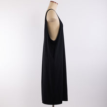 画像をギャラリービューアに読み込む, Wide open slip dress in Black
