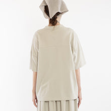 Load image into Gallery viewer, Wide binder crew neck T in Light gray

