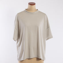 Load image into Gallery viewer, Wide binder crew neck T in Light gray
