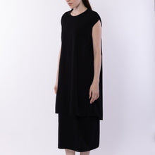 画像をギャラリービューアに読み込む, Scalloped no-sleeve tunic in Black
