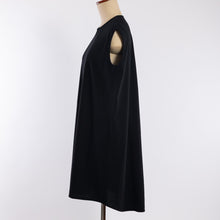 画像をギャラリービューアに読み込む, Scalloped no-sleeve tunic in Black
