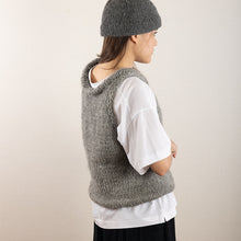 Load image into Gallery viewer, Wool/Alpaca roving yarn hand knitted tank in Gray

