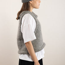 Load image into Gallery viewer, Wool/Alpaca roving yarn hand knitted tank in Gray
