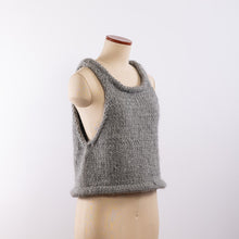 Load image into Gallery viewer, Wool/Alpaca roving yarn hand knitted tank in Gray
