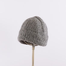 画像をギャラリービューアに読み込む, Wool/Alpaca roving yarn hand-knitted bell shaped beanie in Gray
