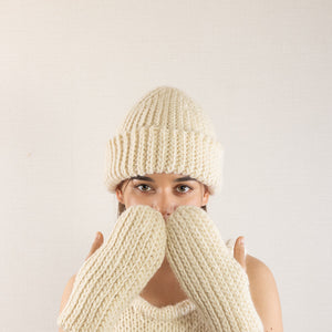 Wool/Alpaca roving yarn hand-crocheted big rib beanie in Ivory