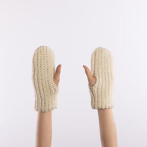 Crocheted big rib mittens in Ivory