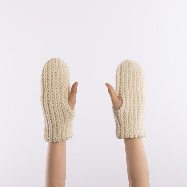 Crocheted big rib mittens in Ivory
