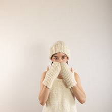 Load image into Gallery viewer, Crocheted big rib mittens in Ivory
