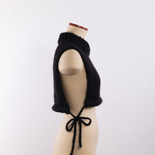 Load image into Gallery viewer, Baby alpaca hand knitted around neck warmer in Black
