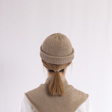 画像をギャラリービューアに読み込む, A simple shallow beanie in Taupe
