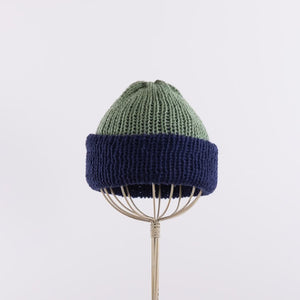 Reversible shallow beanie in Navy x Sage