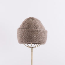 画像をギャラリービューアに読み込む, Baby alpaca mix purl stitch round beanie in Taupe
