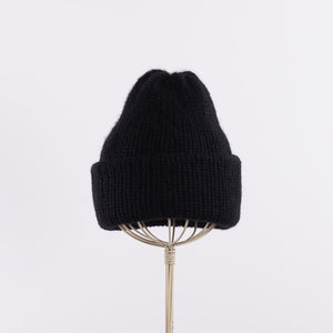 Baby alpaca mix a simple fluffy beanie in Black