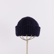 画像をギャラリービューアに読み込む, Baby alpaca mix crocheted rib beanie in Navy

