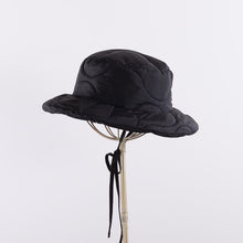 画像をギャラリービューアに読み込む, M-65 Quilt bucket hat with strings in Black
