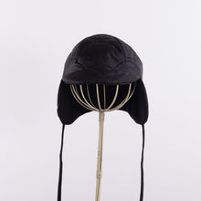画像をギャラリービューアに読み込む, M-65 Quilt cap with ear cover in Black
