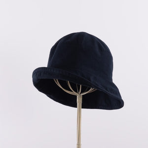 Washed dome hat in Navy