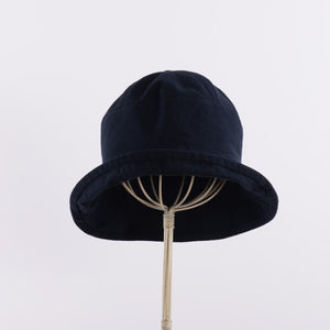 Washed dome hat in Navy